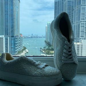 Bridal Pearl Embellished Platform Lace-Up Sneakers size 10